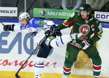 «Ак Барс» уступил «Нефтехимику», чешская «Комета Брно» переиграла «Спартак»