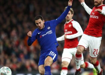 «Челси» в результативном матче переиграл «Арсенал» благодаря голам Педро, Мората и Алонсо