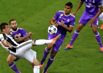 УЕФА представила 11 лучших голов и открыло голосование за самый лучший