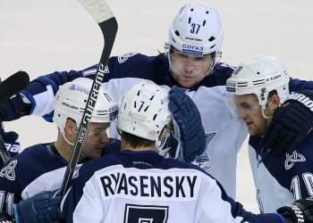 «Нефтехимик» вновь побеждает. На этот раз повержен «Барыс»