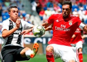 Два пенальти помогли «Бенфике» разгромить ПАОК в битве за Лигу чемпионов