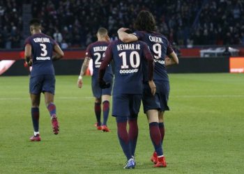 Голы Кавани, Мбаппе и Неймара принесли ПСЖ победу над «Анже»