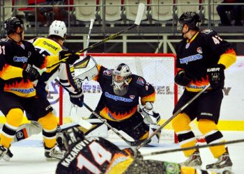 «Северсталь» обыгрывает «Сибирь» по булитам. «Авангард» выгрызает победу у «Роки»