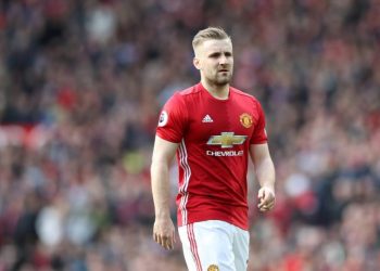 МЮ удержал победу против «Лестера».Первый гол Шоу и промах Каспера Шмейхеля