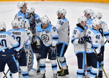 «Сибирь» обыгрывает минское «Динамо» в контрольном матче за счет шайб Юнтилла и Логинова