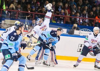 «Сибирь» с 16 минутами штрафа переиграла «Металлург Нк» в товарищеском матче