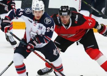 «Авангард» продолжает собирать максимум очков, по буллитам переиграв «Ак Барс»