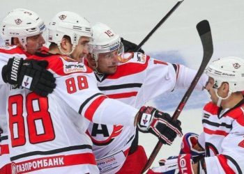 «Автомобилист» в овертайме переиграл «Локомотив», отыграв отставание в 3 шайбы