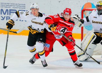 «Автомобилист» разгромил «Северсталь» и продлил серию побед до 11 матчей