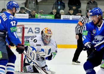 «Нефтехимик» в овертайме результативного матча переиграл «Барыс»