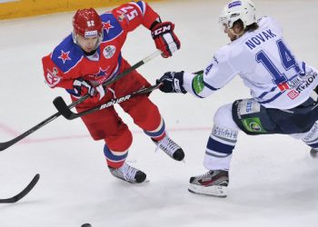 ЦСКА переиграл московское «Динамо», трижды забросив в большинстве