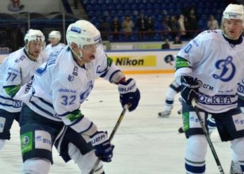 Московское «Динамо» разгромило «Сибирь», дважды уступая в две шайбы