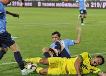 «Анжи» проигрывает пятую игру подряд. «Крылья Советов» берут верх