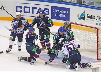 «Сибирь» с новым главным тренером уступила «Торпедо» и продолжает серию поражений