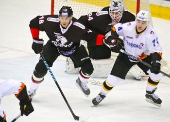 «Северсталь» не сумела подняться в зону плей-офф, уступив «Трактору»