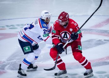 «Автомобилист» добыл 13-ю победу подряд, в гостях обыграв «Адмирал»