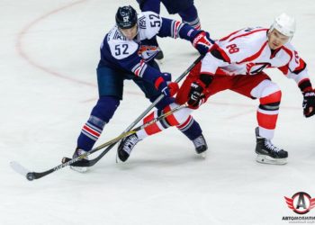 «Автомобилист» в результативном матче переиграл «Металлург»