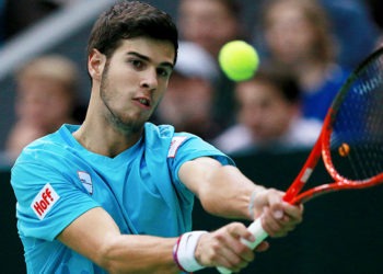 Хачанов вышел в полуфинал Кубка Кремля, обыграв Башича, и сыграет с Медведевым