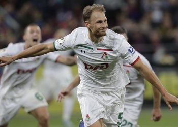 «Локомотив» в меньшинстве вырвал гостевую победу у ЦСКА, забив в концовке