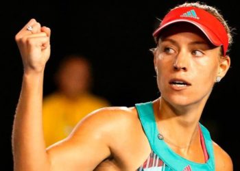 Кербер обыграла Осаку и добыла первую победу на Итоговом турнире