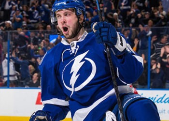 Никита Кучеров вышел на 4-е место по шайбам в истории «Тампы»