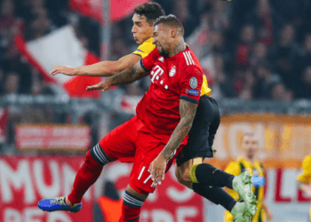 Дубль Левандовски принес «Баварии» победу над АЕК