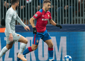 ЦСКА уступил «Роме». Фернандес получил травму, Магнуссон — красную