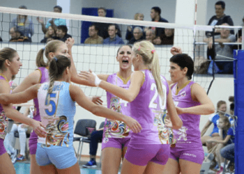 Волейболистки «Енисея» одержали уверенную победу на старте Кубка ЕКВ