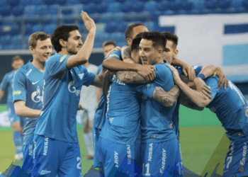 «Зенит» в товарищеском матче обыграл «Шальке», соперника «Локомотива» по ЛЧ