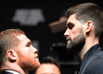 Альварес забрал титул чемпиона WBA у Филдинга, нокаутировав его в 3-м раунде