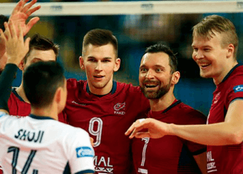 «Зенит» Казань легко переиграл «Факел» в матче лидеров Суперлиги