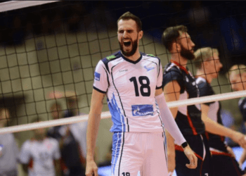 Питерский «Зенит» легко переиграл соседа по турнирной таблице «Белогорье»