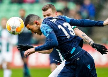 «Витесс» Слуцкого проиграл «Гронингену», пропустив в добавленное время