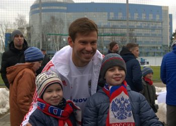 БК Fonbet организовала для детей посещение тренировки сборной России по футболу