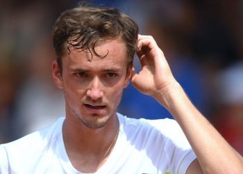 Прогноз Даниил Медведев — Николас Харри (26 апреля 2019), ставки и коэффициенты