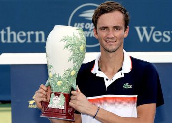 Медведев стал триумфатором турнира в Цинциннати, выиграл первый «Мастерс» в карьере и вошёл в топ-5