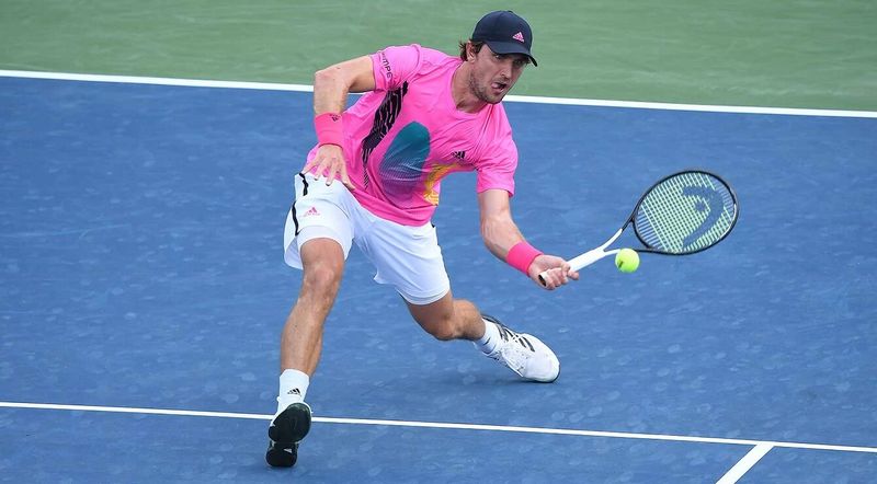 Миша Зверев