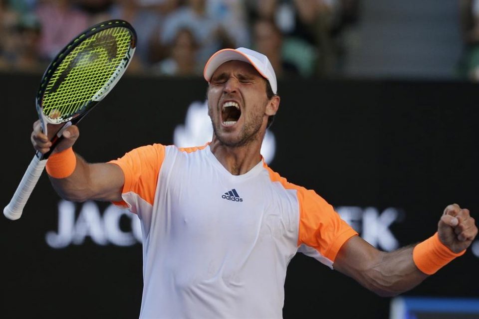 Миша Зверев