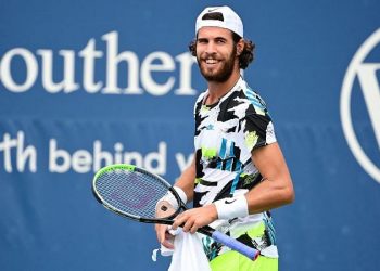 Прогноз Карен Хачанов  – Пабло Карреньо Буста (25 августа 2020), ставки и коэффициенты