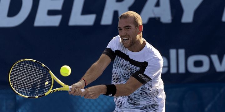 Адриан Маннарино