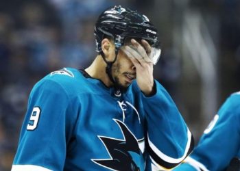 НХЛ пообещала до сентябрьских сборов расследовать дело хоккеиста, который якобы делал ставки на свои матчи