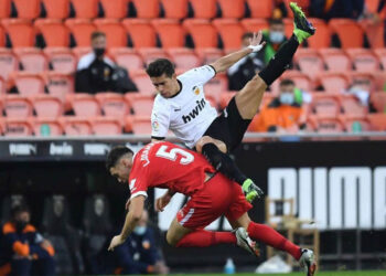 Прогноз Валенсия — Севилья