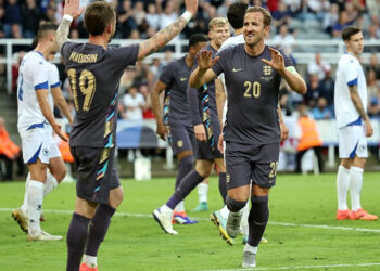 Прогноз Англия — Исландия